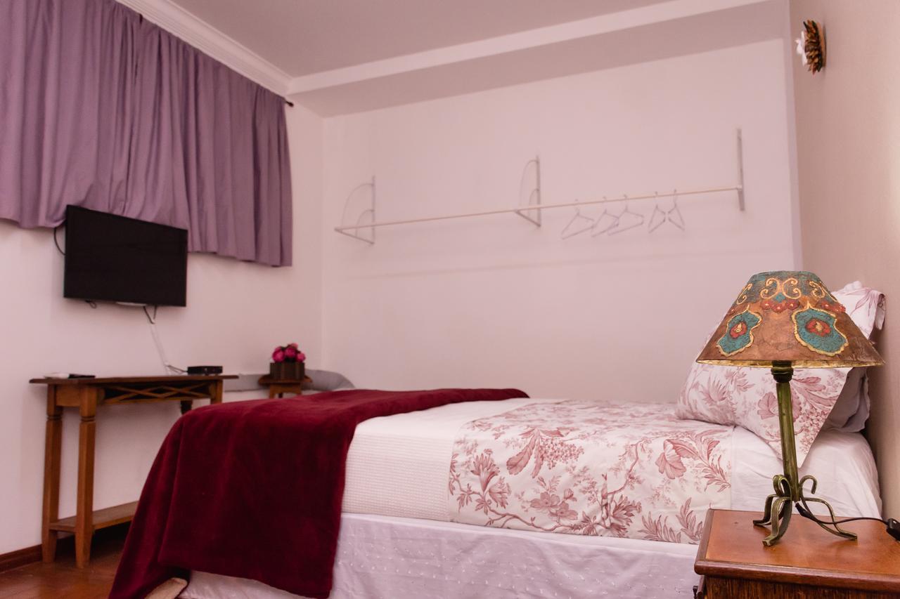 Hospedaria Casa Real Santa Cruz de Minas Ngoại thất bức ảnh